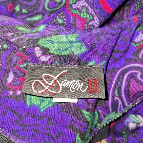 Damson 2 piece skirt suit size 16 - Picture 9 of 9